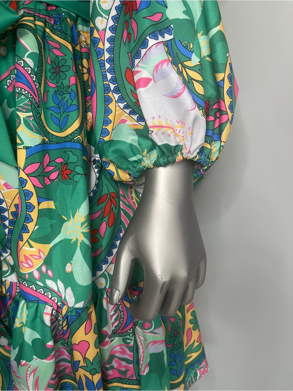 Green Paisley Tie Waist Long Sleeve Dress - Picture 6 of 10